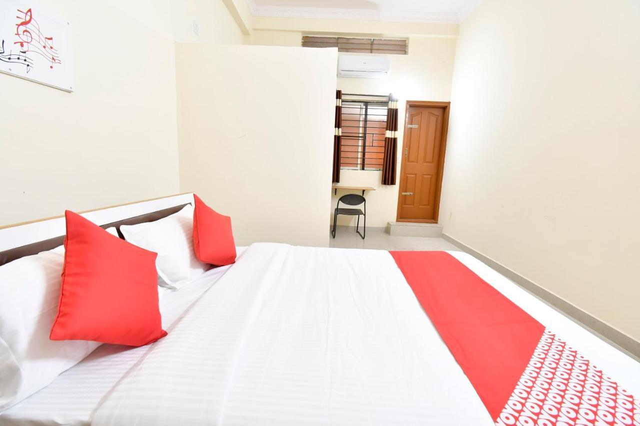 Oyo 44065 Sri Krishna Nilaya Hotel Bengaluru Kültér fotó