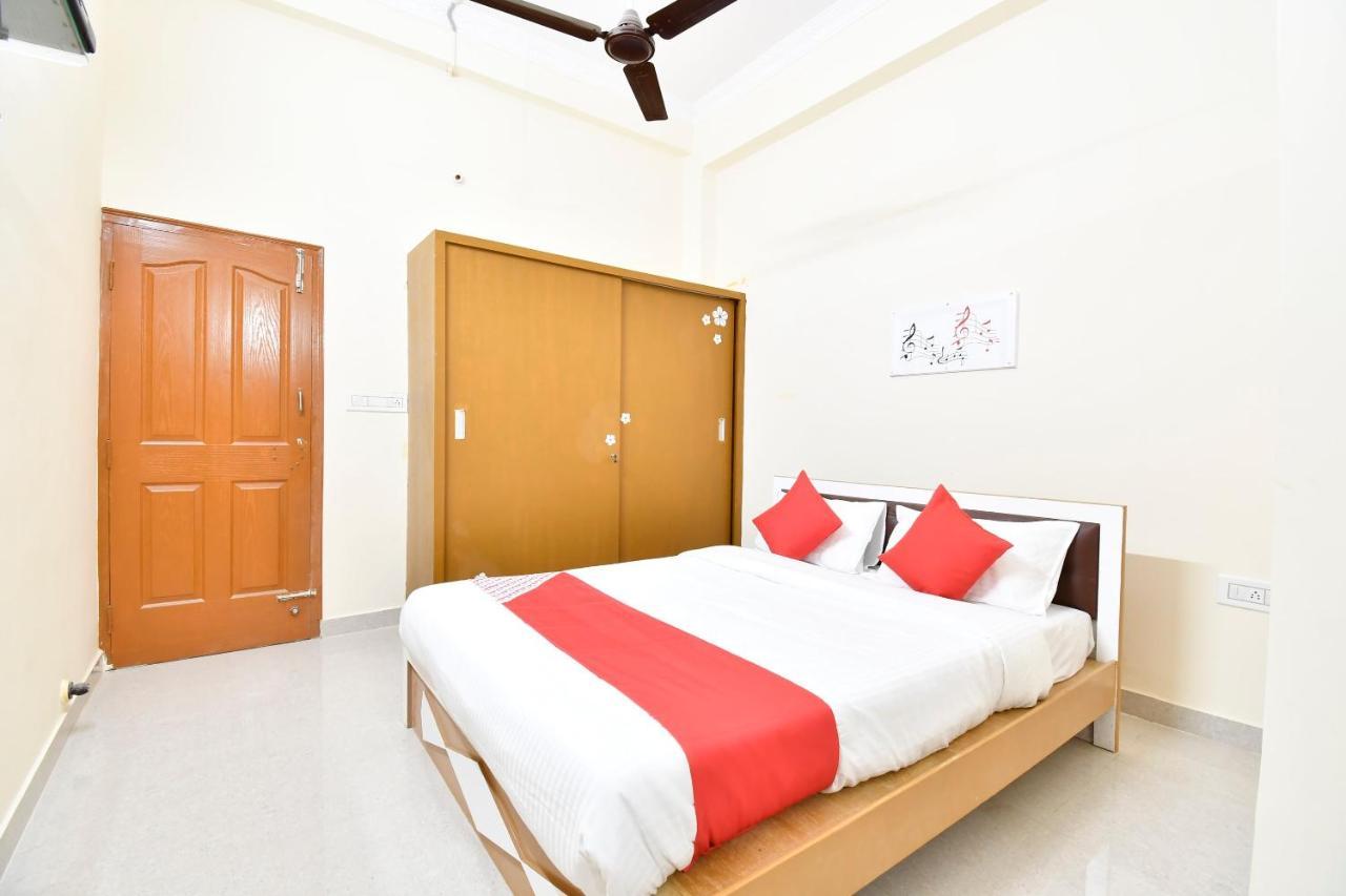 Oyo 44065 Sri Krishna Nilaya Hotel Bengaluru Kültér fotó