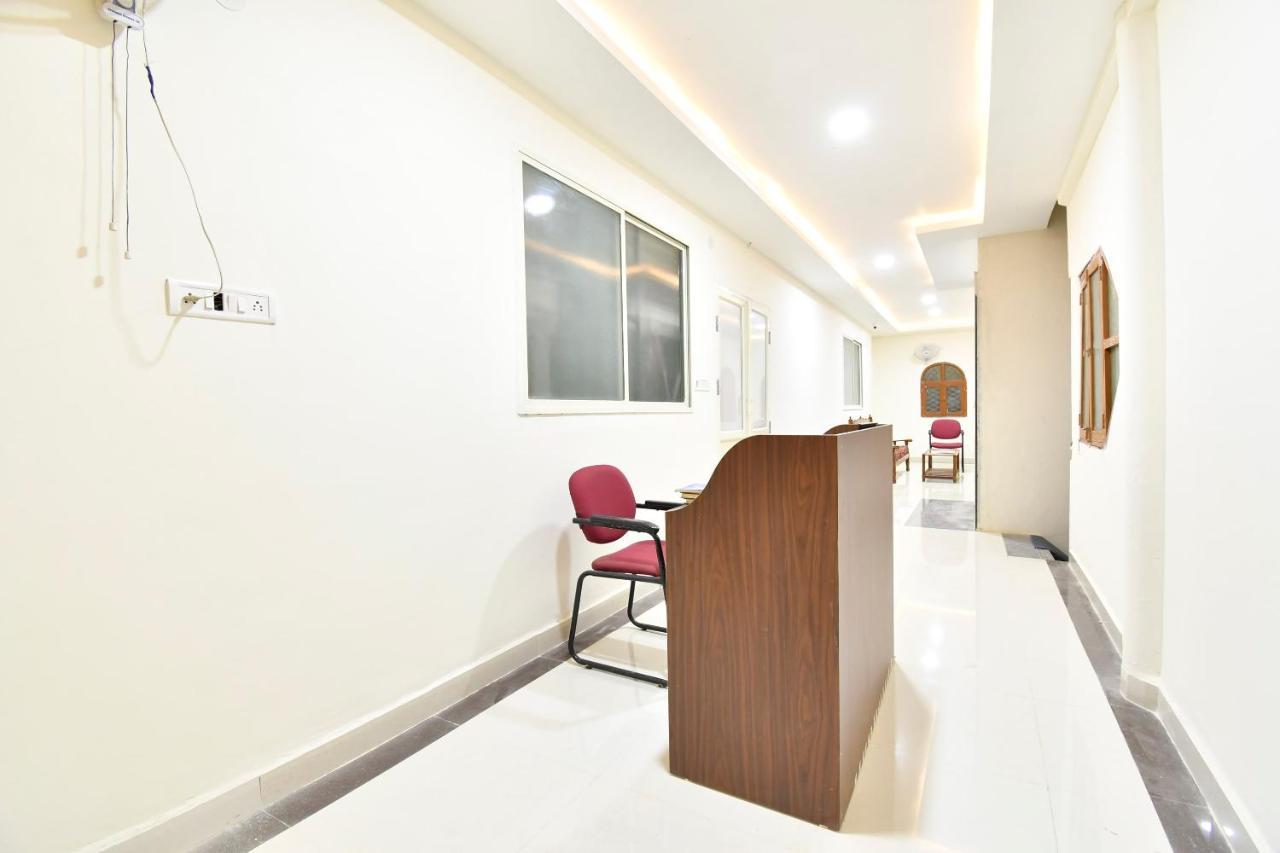 Oyo 44065 Sri Krishna Nilaya Hotel Bengaluru Kültér fotó