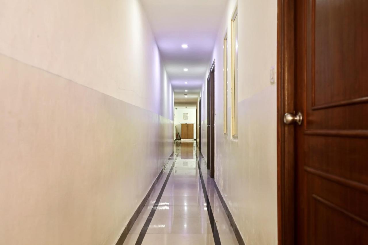 Oyo 44065 Sri Krishna Nilaya Hotel Bengaluru Kültér fotó