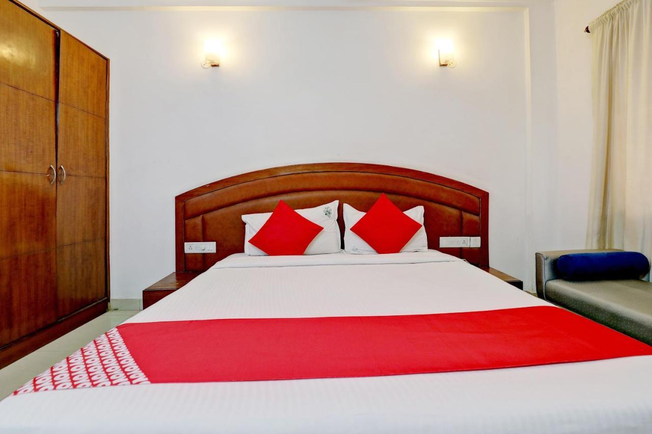 Oyo 44065 Sri Krishna Nilaya Hotel Bengaluru Kültér fotó