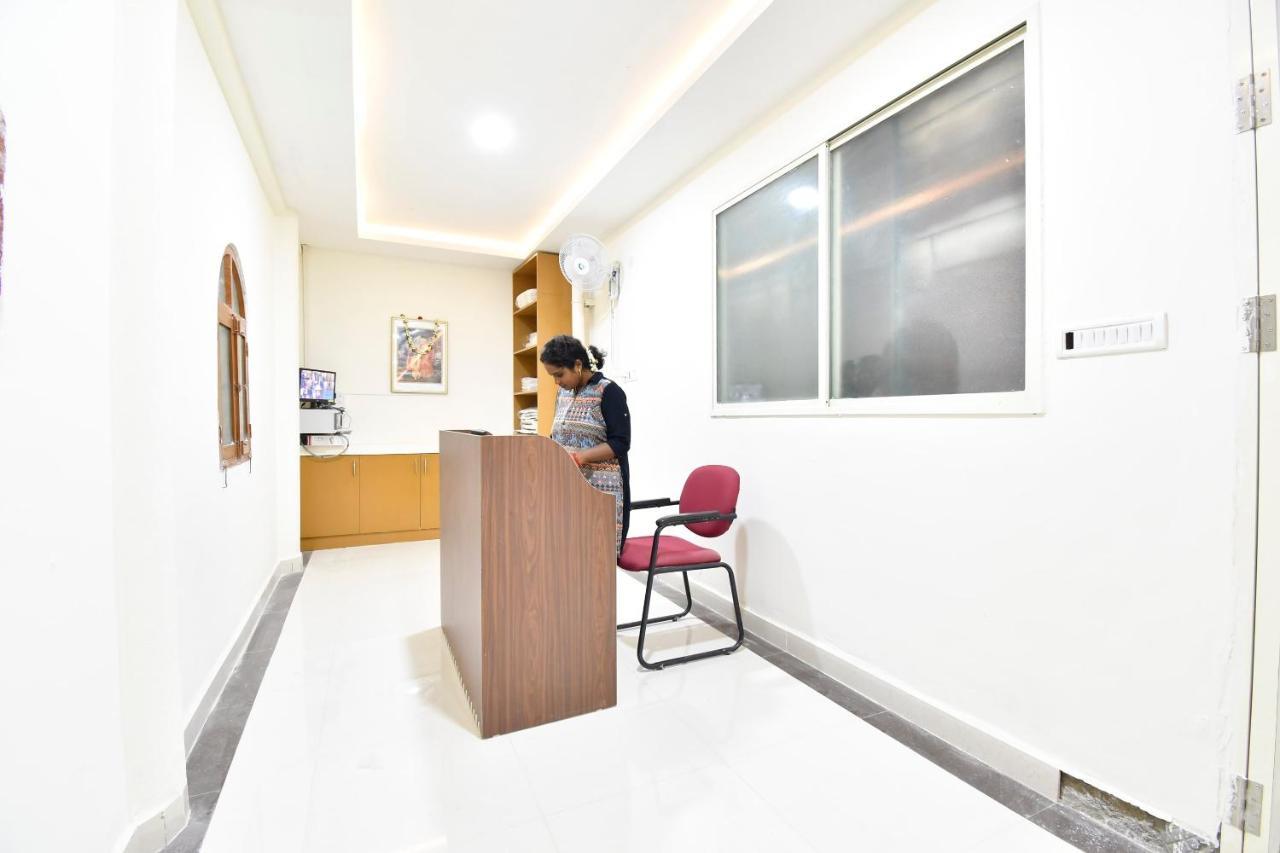 Oyo 44065 Sri Krishna Nilaya Hotel Bengaluru Kültér fotó