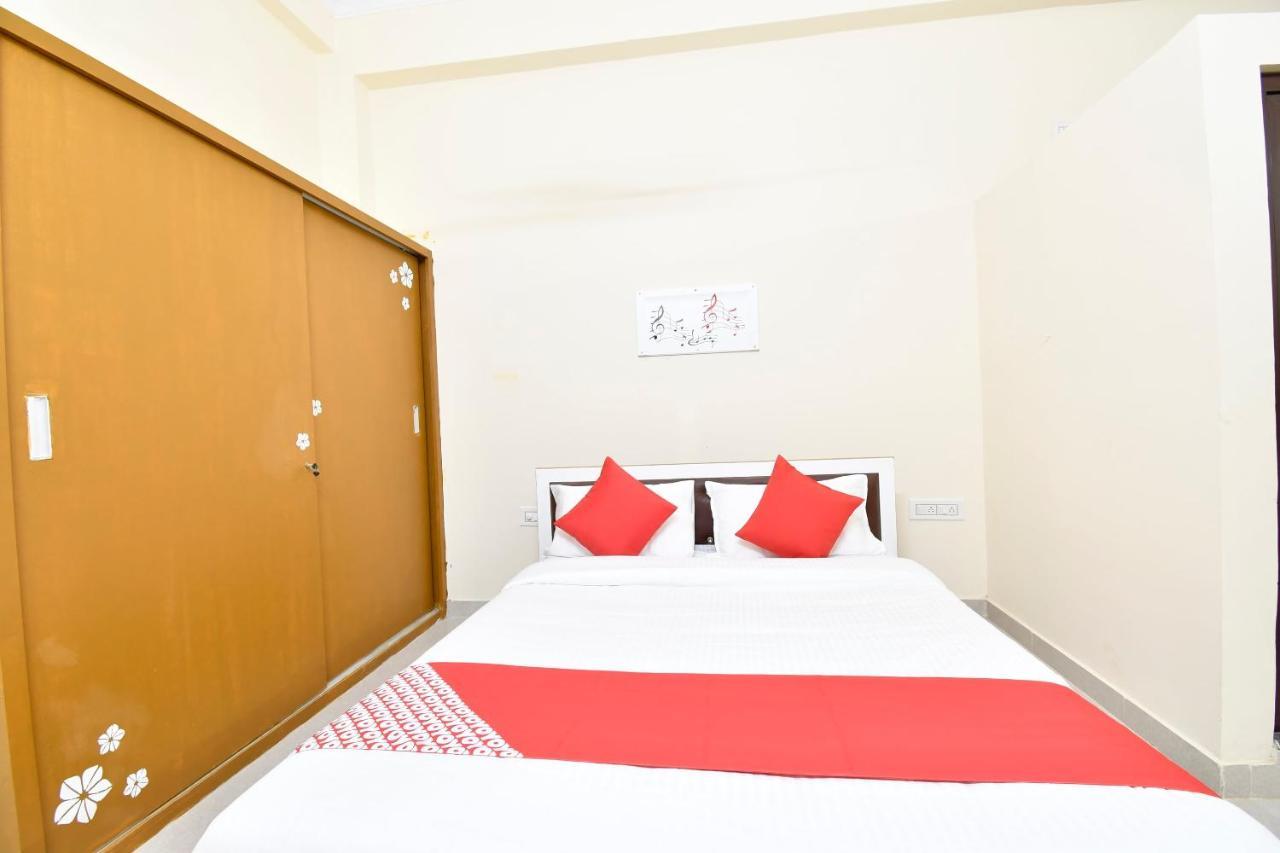 Oyo 44065 Sri Krishna Nilaya Hotel Bengaluru Kültér fotó